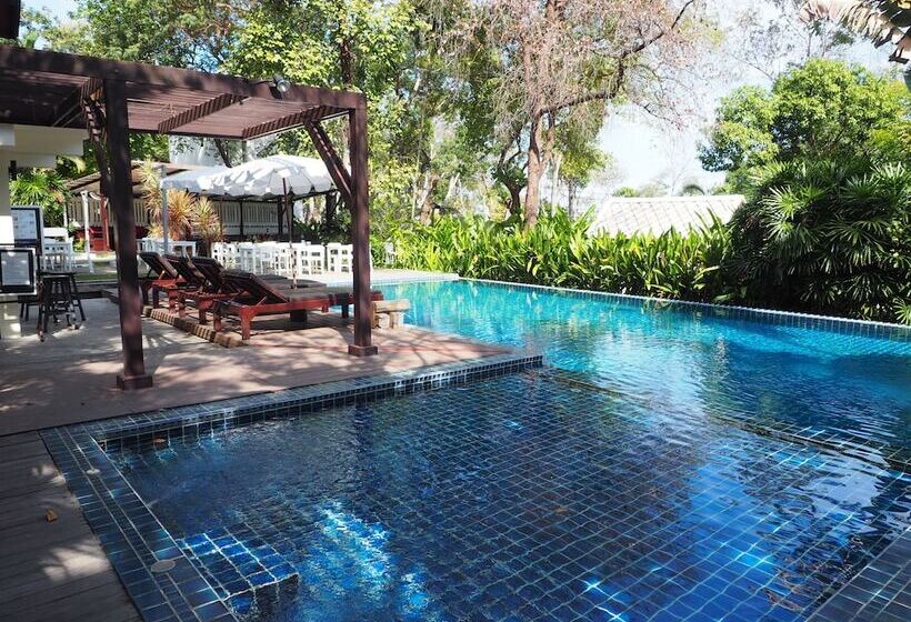 Lima Bella Resort