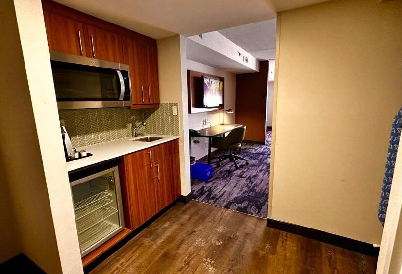 Newmarket Hotel And Suites