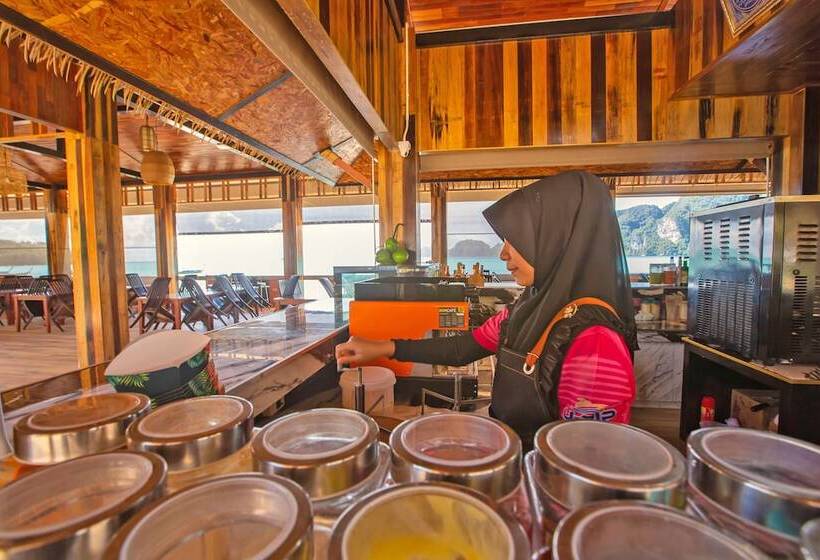 Phi Phi Andaman Beach Resort