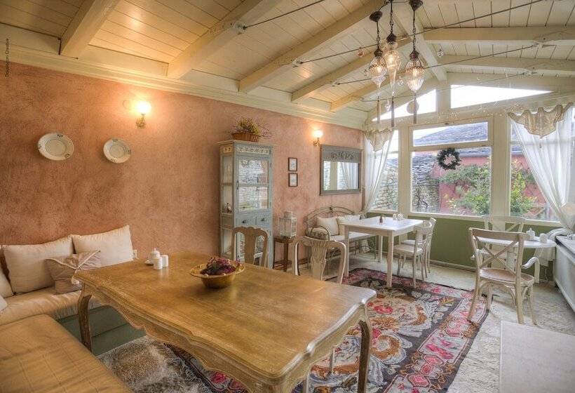 Primoula Country Hotel & Spa