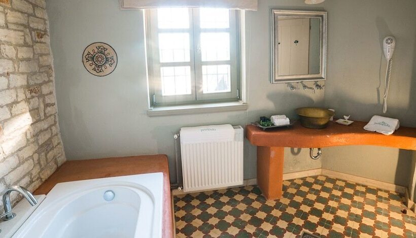 Primoula Country Hotel & Spa