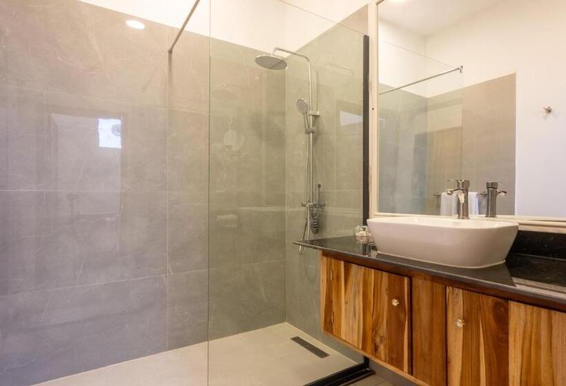 Royal Mandarin Hotel & Resort