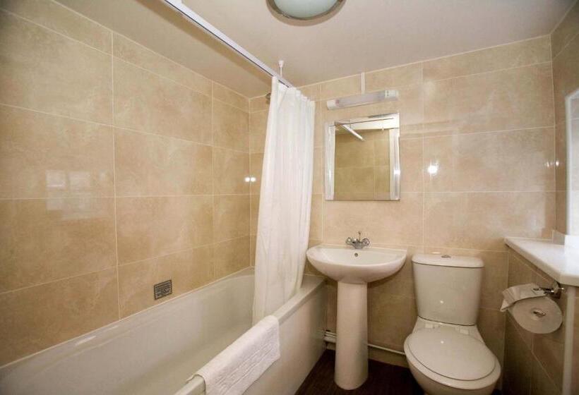 The Three Tuns Hotel Wetherspoon