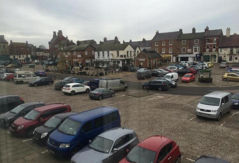 The Three Tuns Hotel Wetherspoon