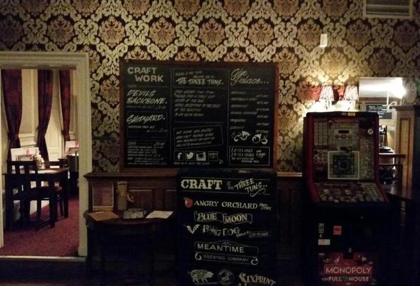 The Three Tuns Hotel Wetherspoon