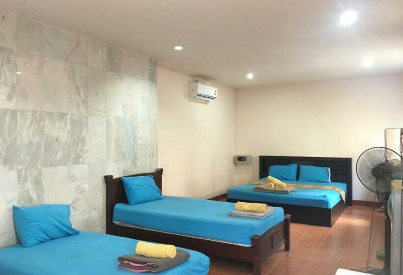 펜션 Anchana House