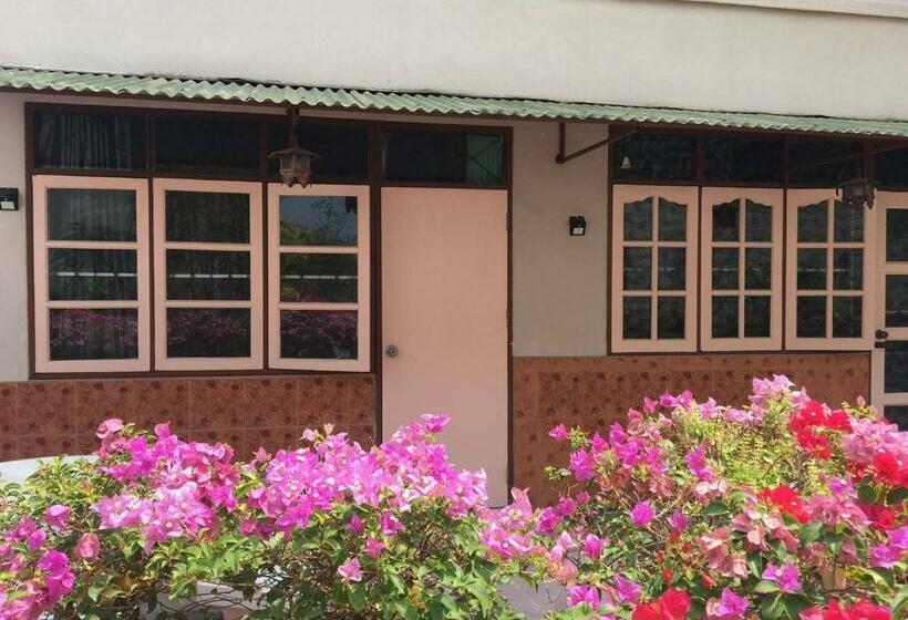 펜션 Anchana House