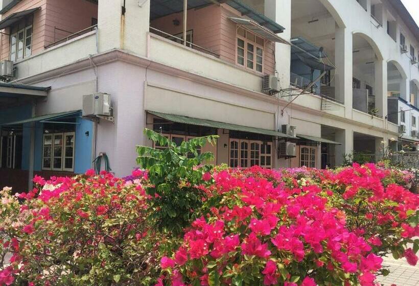 펜션 Anchana House