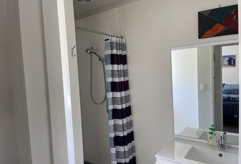 פנסיון Summer Inn Motel