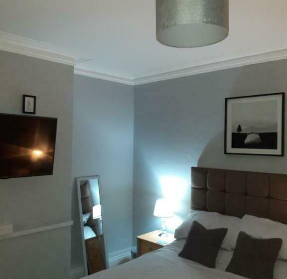 צימר Caversham Lodge