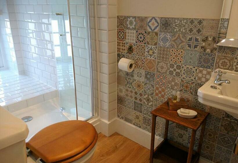 ベッドアンドブレックファースト The Rising Sun