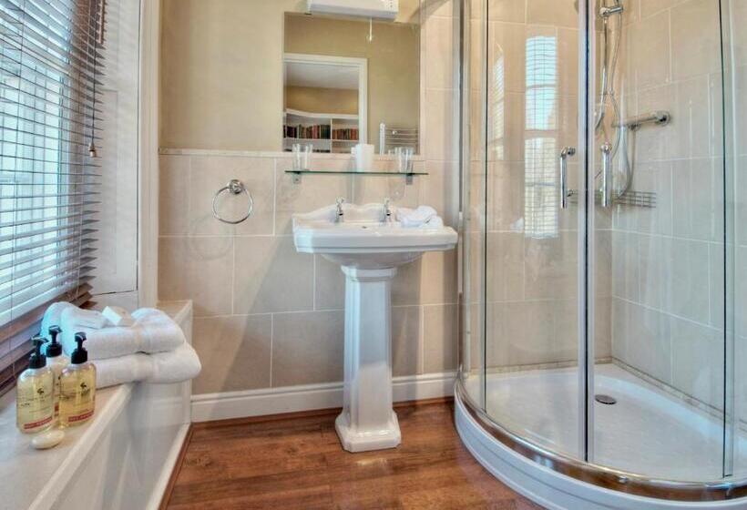 مبيت وإفطار Chatton Park House Adult Only