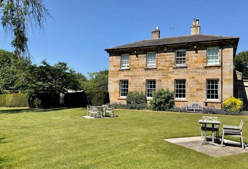 مبيت وإفطار Chatton Park House Adult Only