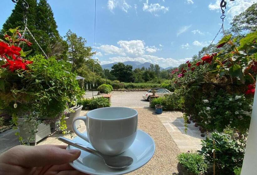 مبيت وإفطار Lakeside Country Guest House