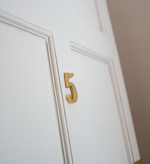 مبيت وإفطار Queen Charlotte Guesthouse