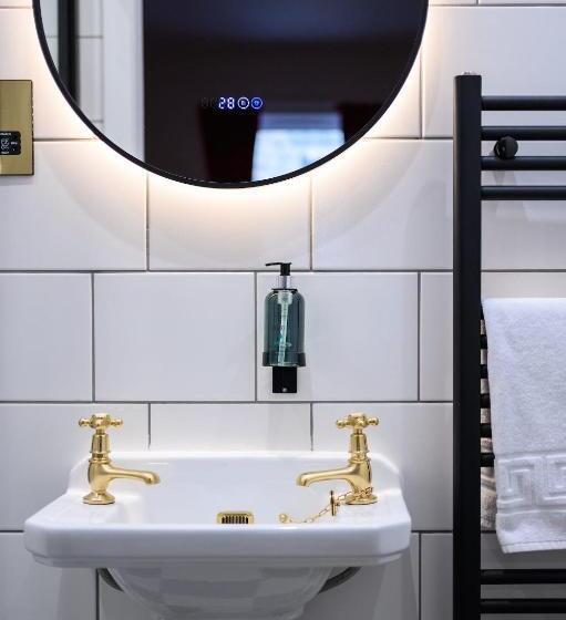 مبيت وإفطار Queen Charlotte Guesthouse