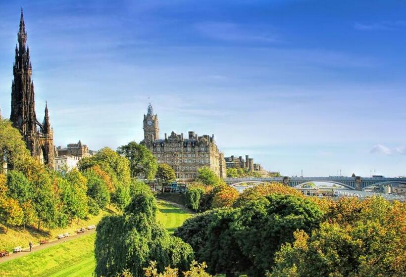 مبيت وإفطار Queen Charlotte Guesthouse