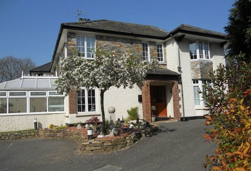 مبيت وإفطار The Elms Guest House