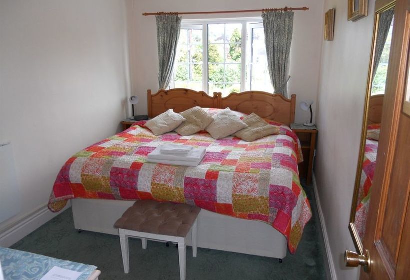مبيت وإفطار The Elms Guest House