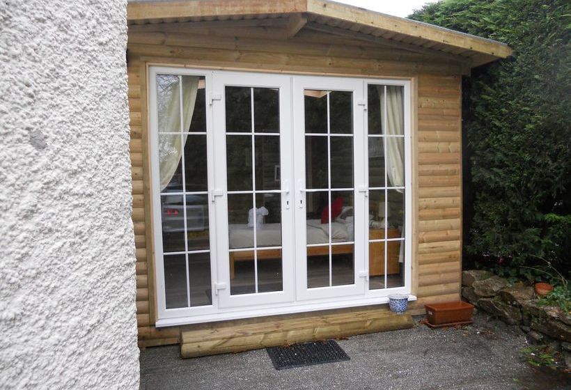 مبيت وإفطار The Elms Guest House