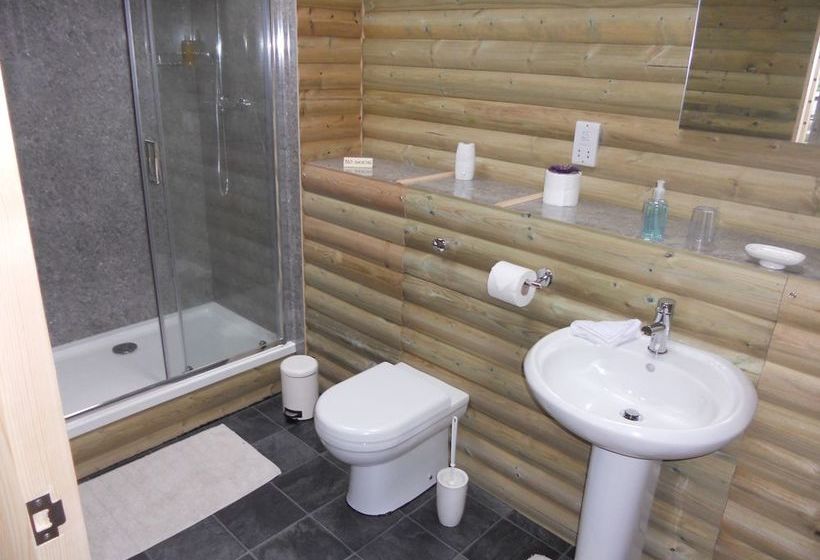 مبيت وإفطار The Elms Guest House