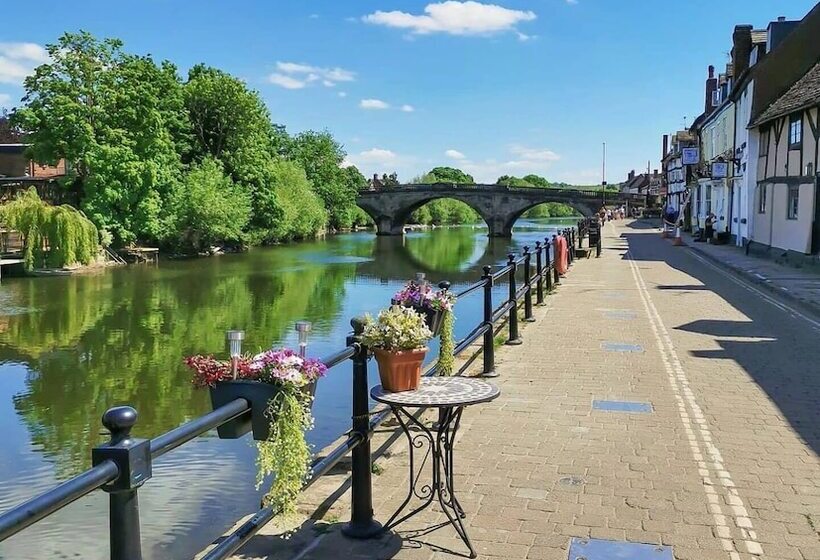 ベッドアンドブレックファースト The Mug House Inn