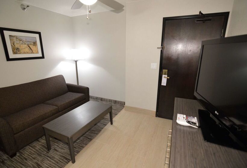 Best Western Plus Liberal Hotel & Suites