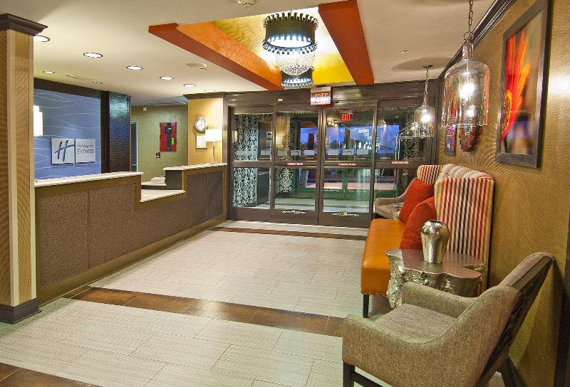 Holiday Inn Express Hotel & Suites Olive Branch, An Ihg