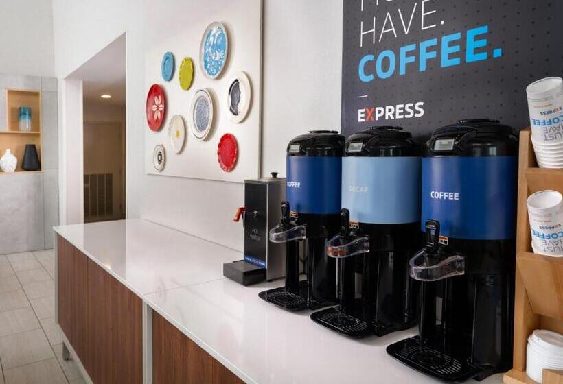 Holiday Inn Express Hotel & Suites Olive Branch, An Ihg