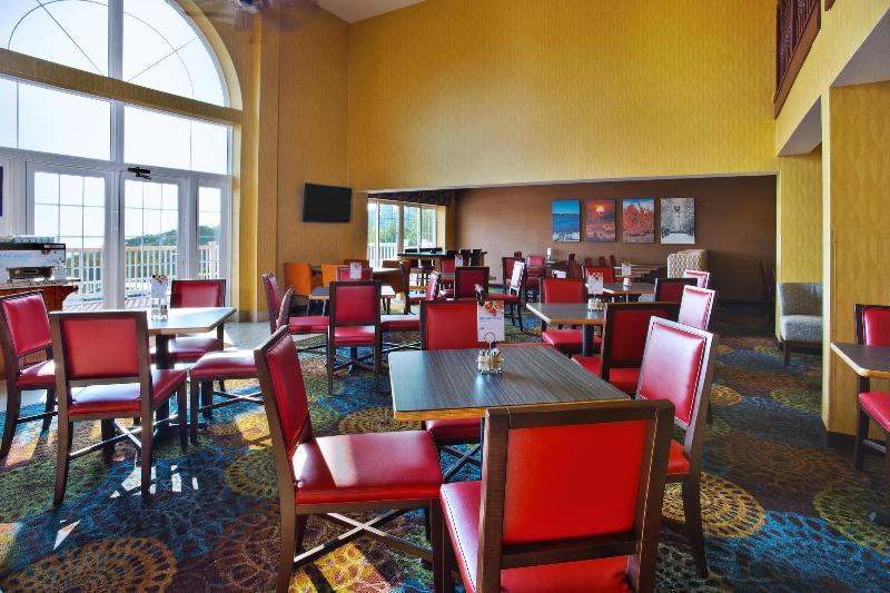 Holiday Inn Express Hotel & Suites Petoskey, An Ihg