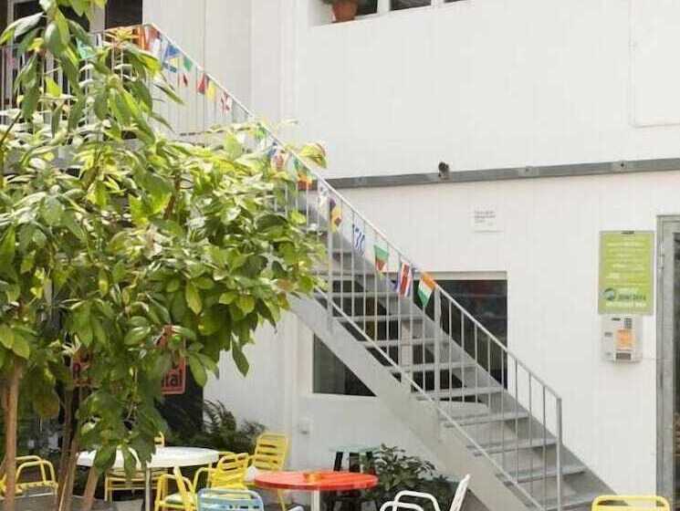 فندق فئة نجمة واحدة Basel Backpack