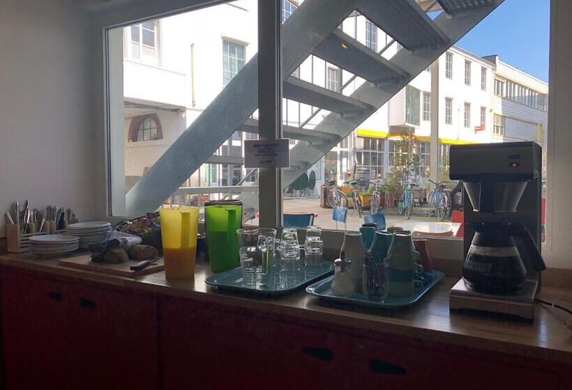 فندق فئة نجمة واحدة Basel Backpack