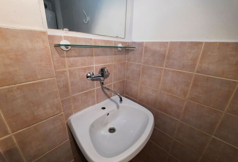 مسافرخانه Pension City Center