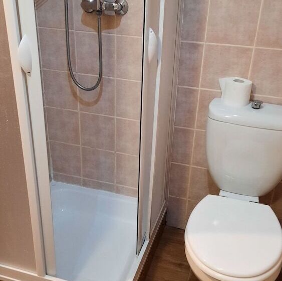 مسافرخانه Pension City Center