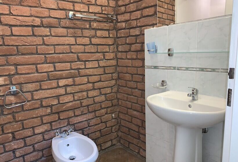 مسافرخانه Pension City Center