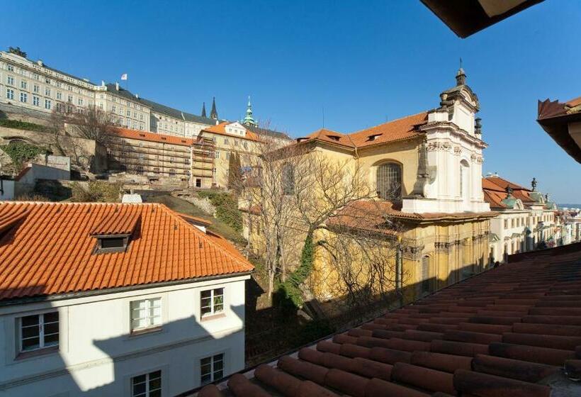 Hostel Little Quarter