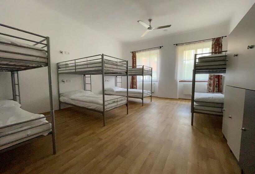 Hostel Little Quarter