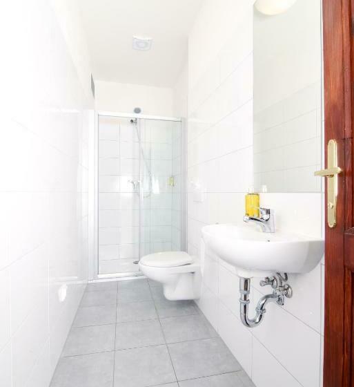 Hostel Little Quarter