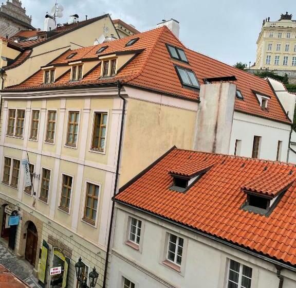 Hostel Little Quarter