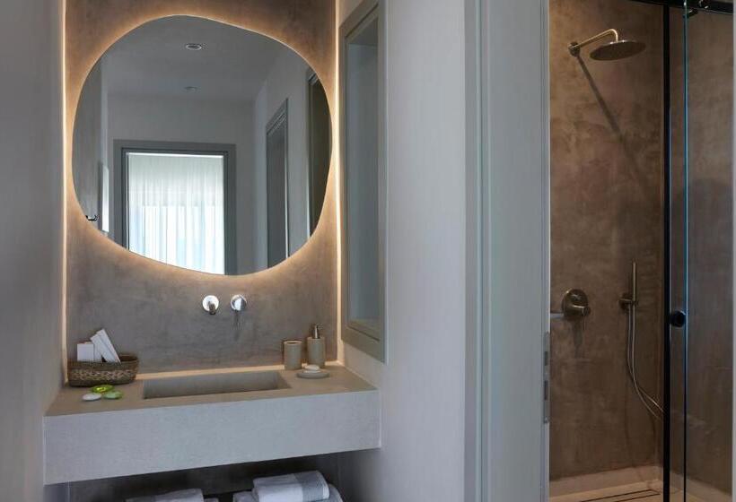 Apanemo Hotel & Suites