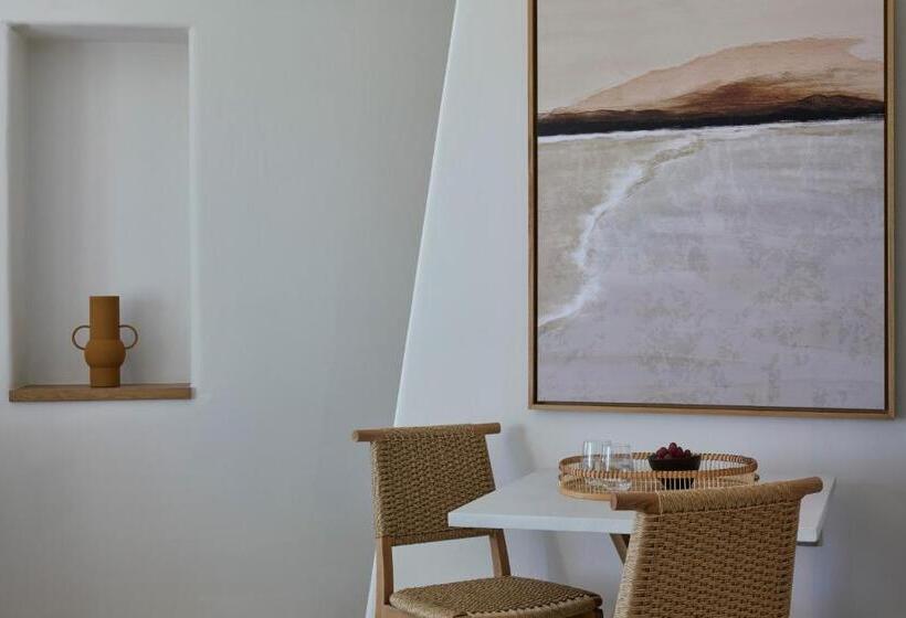 Apanemo Hotel & Suites