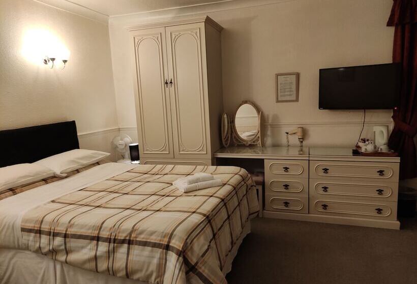 Отель Arundel Park