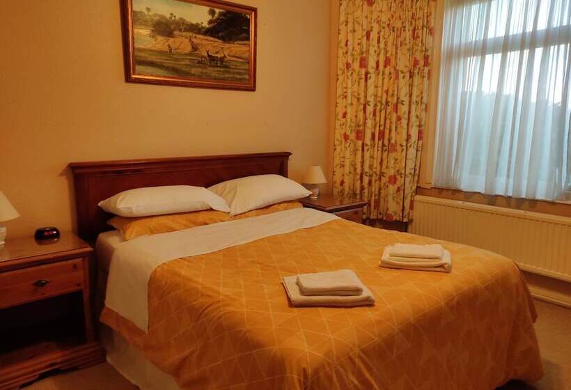 Отель Arundel Park