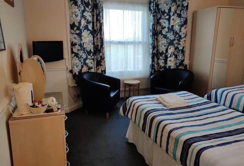 Отель Arundel Park