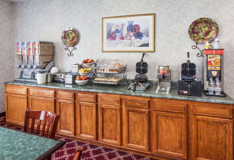 Отель Baymont By Wyndham New Buffalo