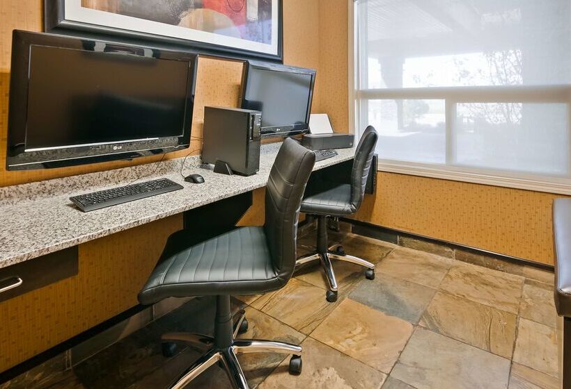 فندق Best Western Wainwright Inn & Suites