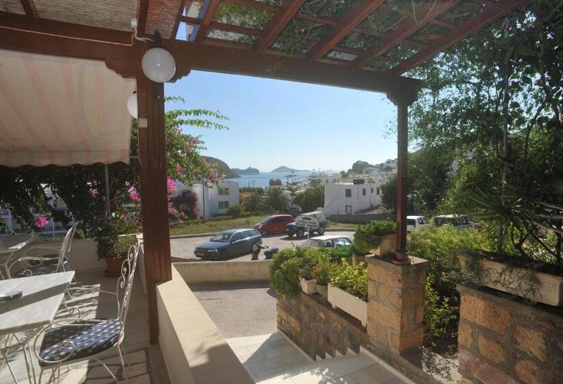 בית מלון כפרי Casteli