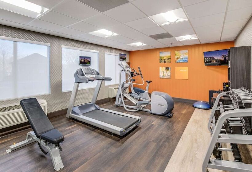 酒店 Comfort Inn & Suites