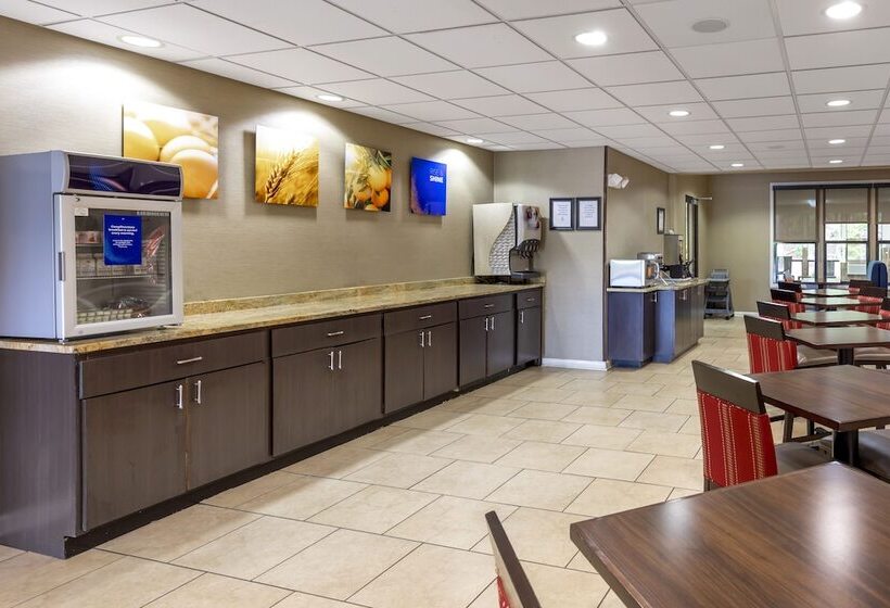 فندق Comfort & Inn Suites