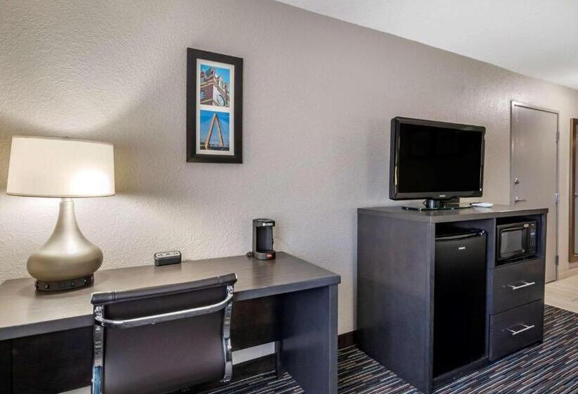 فندق Comfort Inn & Suites